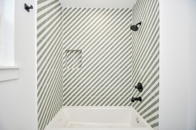 Building Photo - 6914 Evergreen St