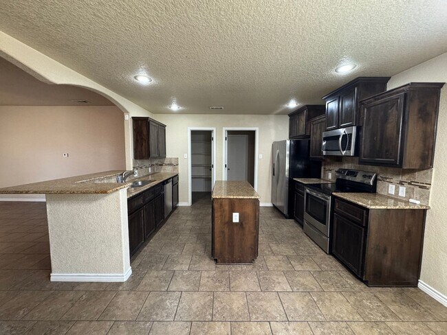 Building Photo - 601 W Little Dipper Dr