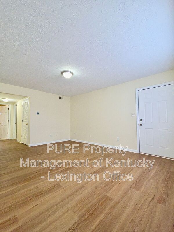 Building Photo - 266 Grinder Ct
