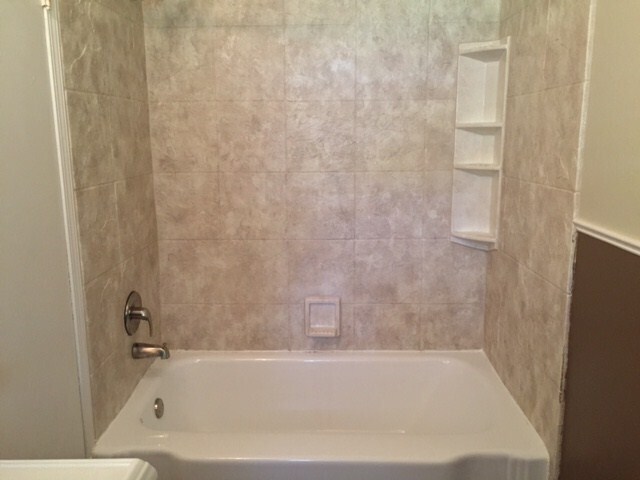 Building Photo - 2825 Lakeside Dr