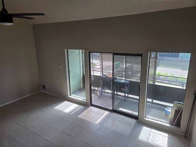 Building Photo - 14777 Wunderlich Dr