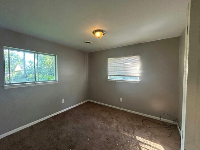 Building Photo - 1599 Magnolia Dr