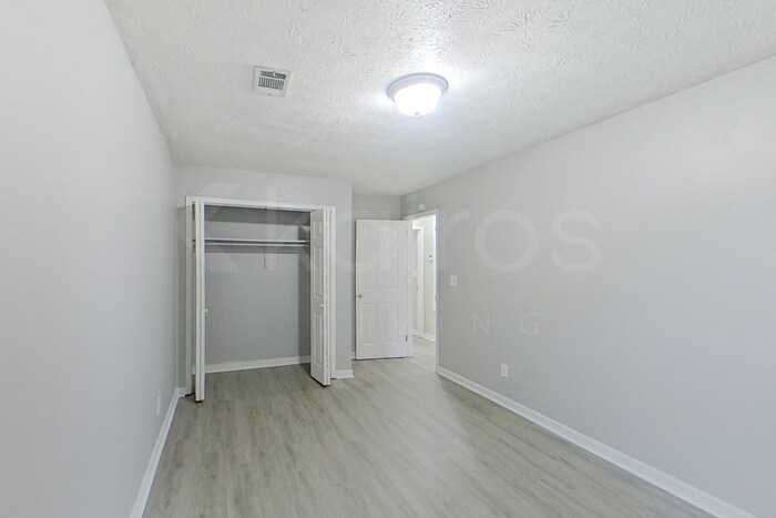 Building Photo - 4224 Beardsley Dr