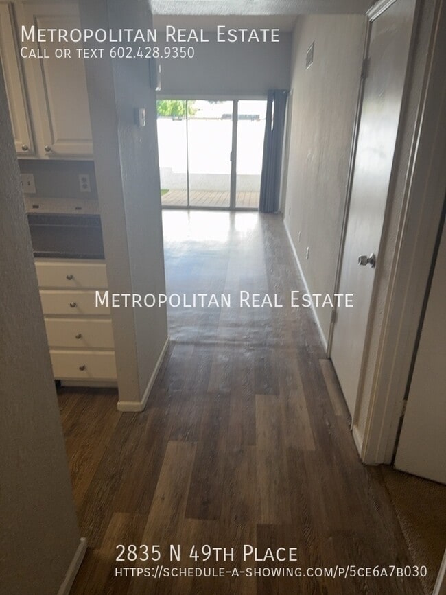 Building Photo - 2835 N 49th Pl