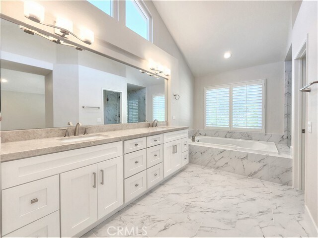 Building Photo - 14 Andalucia