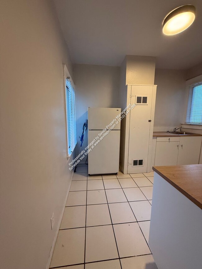 Building Photo - 18th and Filbert St