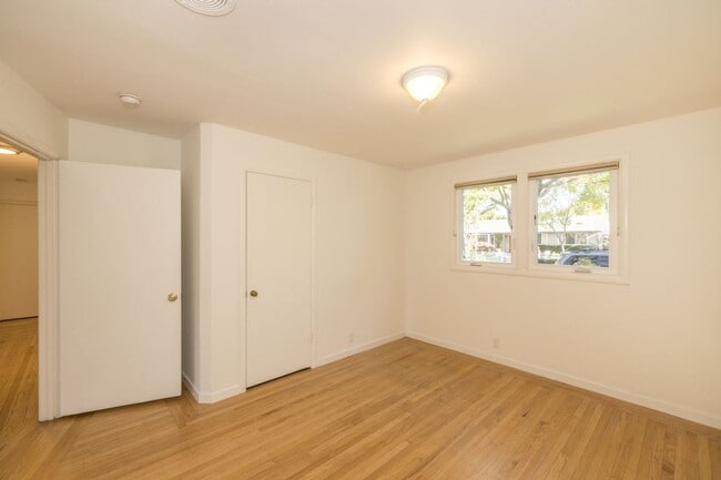 Building Photo - Elegant 3 Bed 2 Bath Home, Beautifully Remodeled in 2011