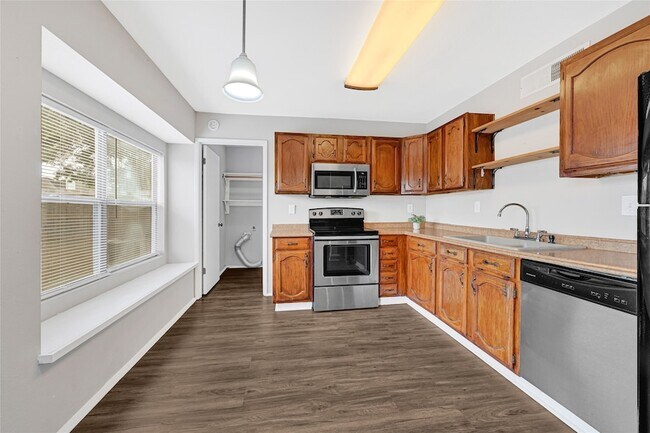 Building Photo - 17303 Nordway Dr