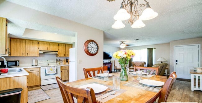 Building Photo - 20126 Suncrest Dr