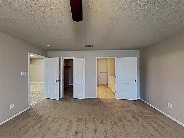 Building Photo - 1210 Hampton Dr