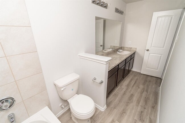 Building Photo - 17347 Desmond St