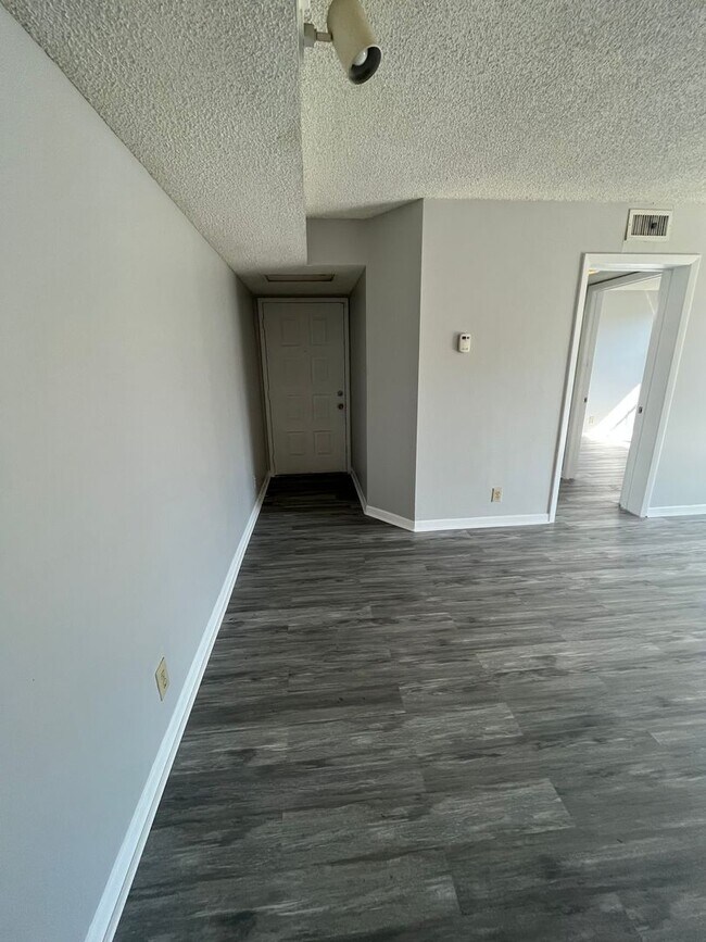 Building Photo - TWO BEDROOM TWO BATHROOM !! WATERFRONT COMMUNITY