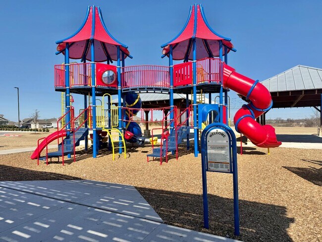 Building Photo - 10040 Thornapple Rd