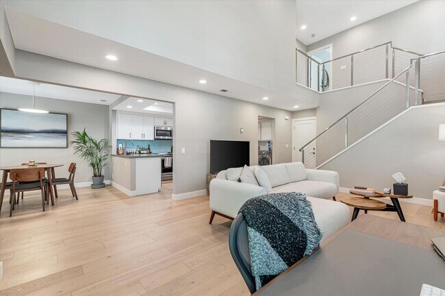 Building Photo - Hamilton Place Townhome