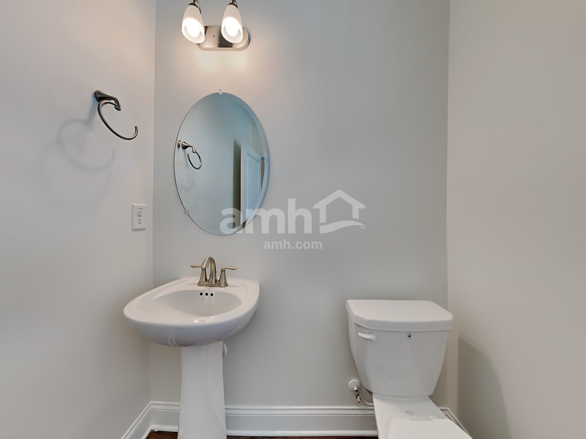 Building Photo - 7043 Creeksong Dr