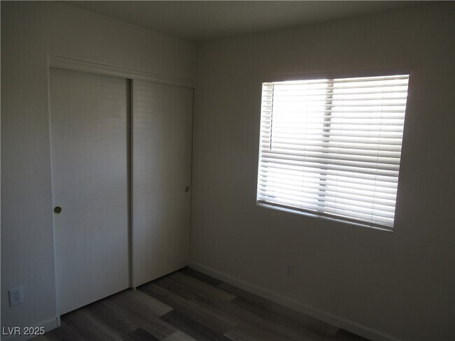 Building Photo - 192 Renville Ct
