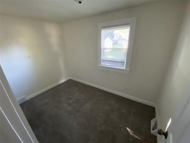 Building Photo - 1133 Lincoln St