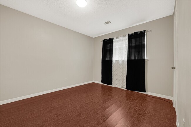 Building Photo - 11826 Oceanview St