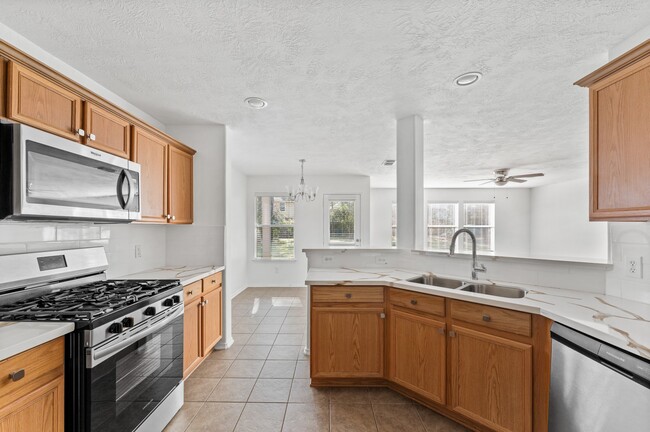 Building Photo - 6 Druids Glen Pl