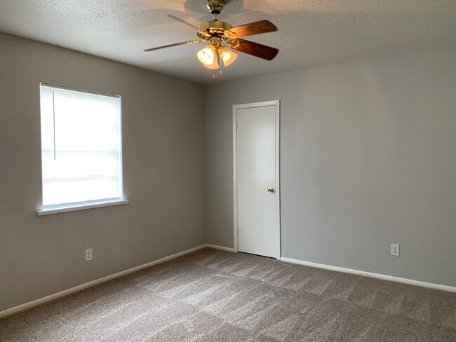 Building Photo - 805 Orleans Dr