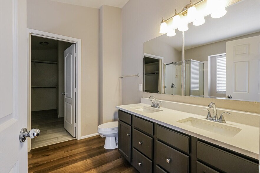 Building Photo - 4538 W Fawn Dr