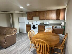 Building Photo - 1109 Alder St