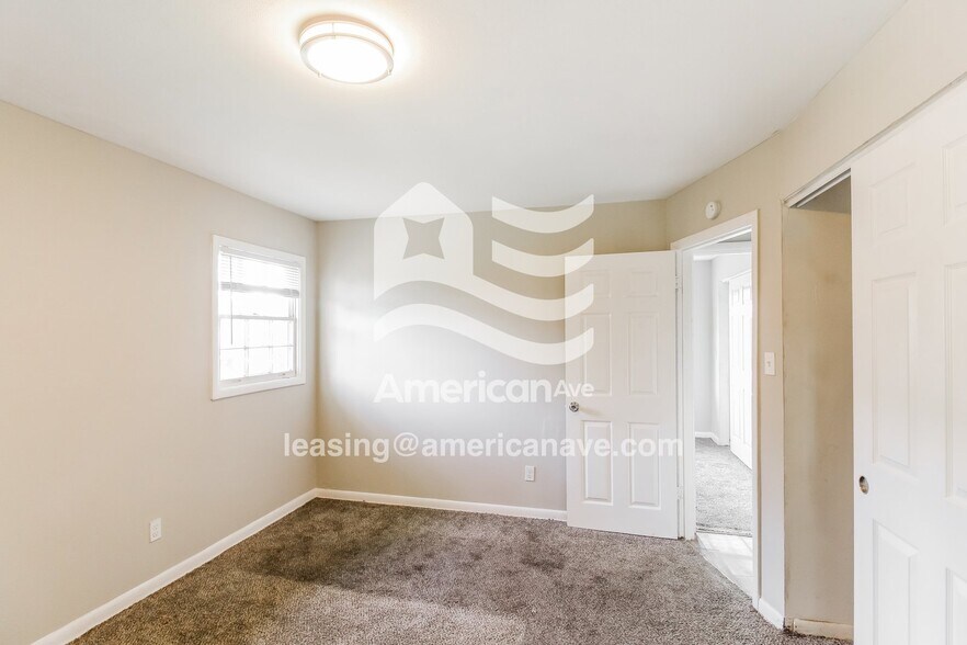 Building Photo - 211 Stevens St