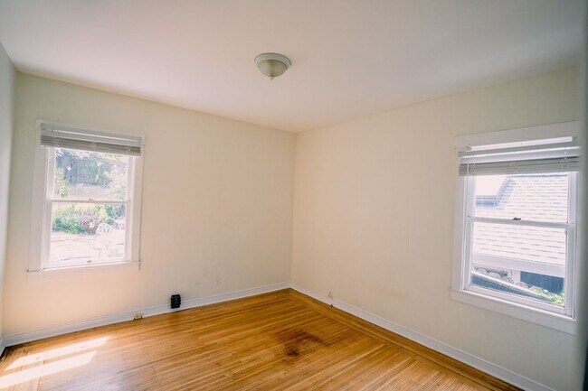 Building Photo - Awesome craftsman style house features 1 bedroom, 1 bathroom House In Oakland’s Laurel District