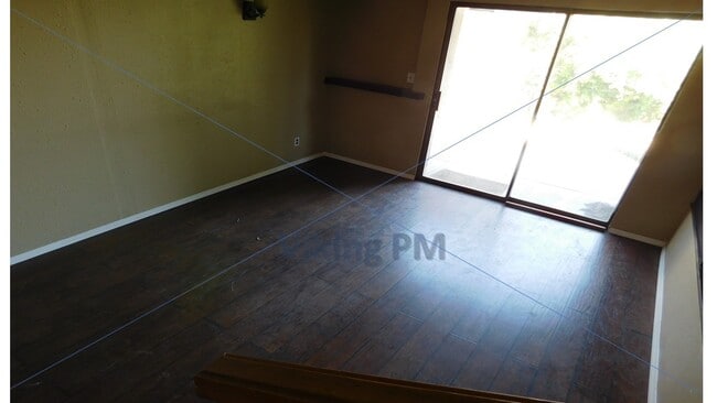 Building Photo - 501 NE Loper Ave