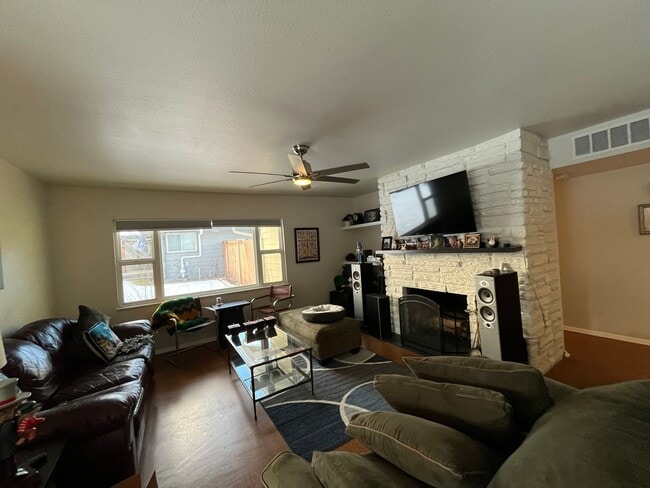 Building Photo - Wonderful Home Near City Park