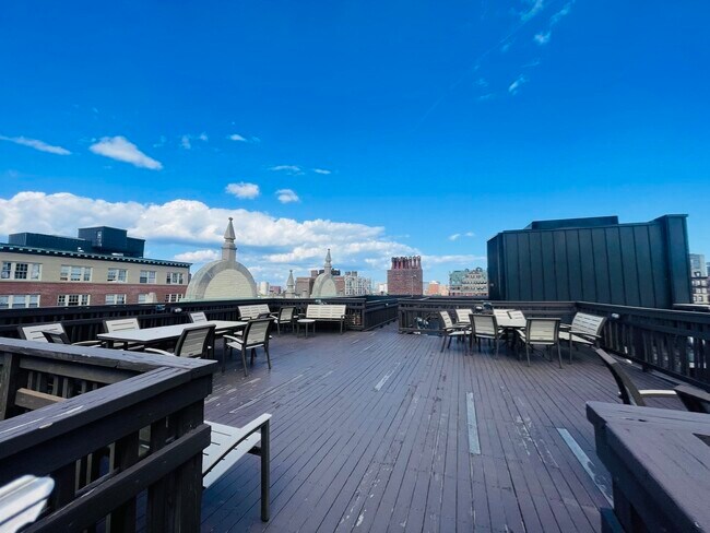 Building Photo - 4 Charlesgate E