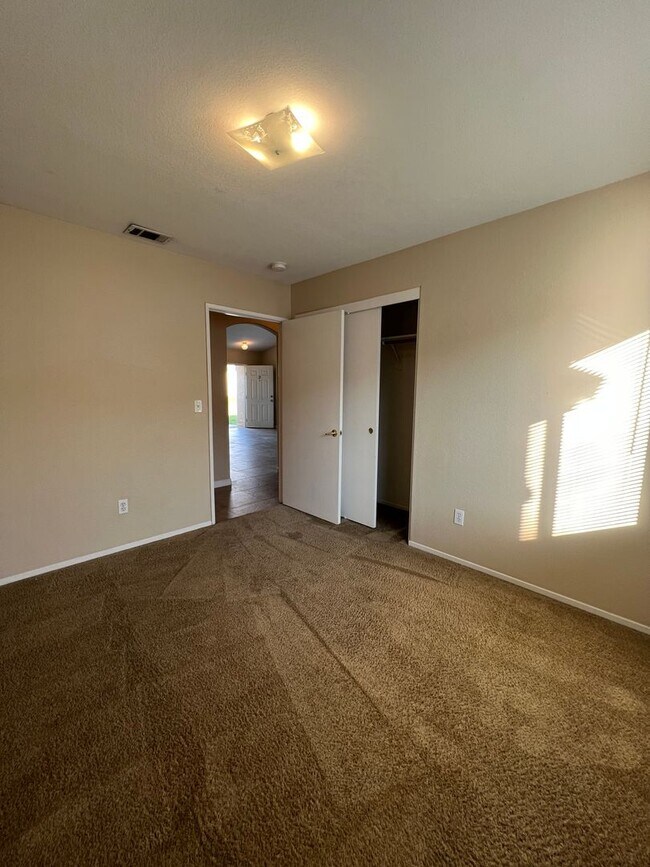 Building Photo - 4404 Pebble Creek Dr