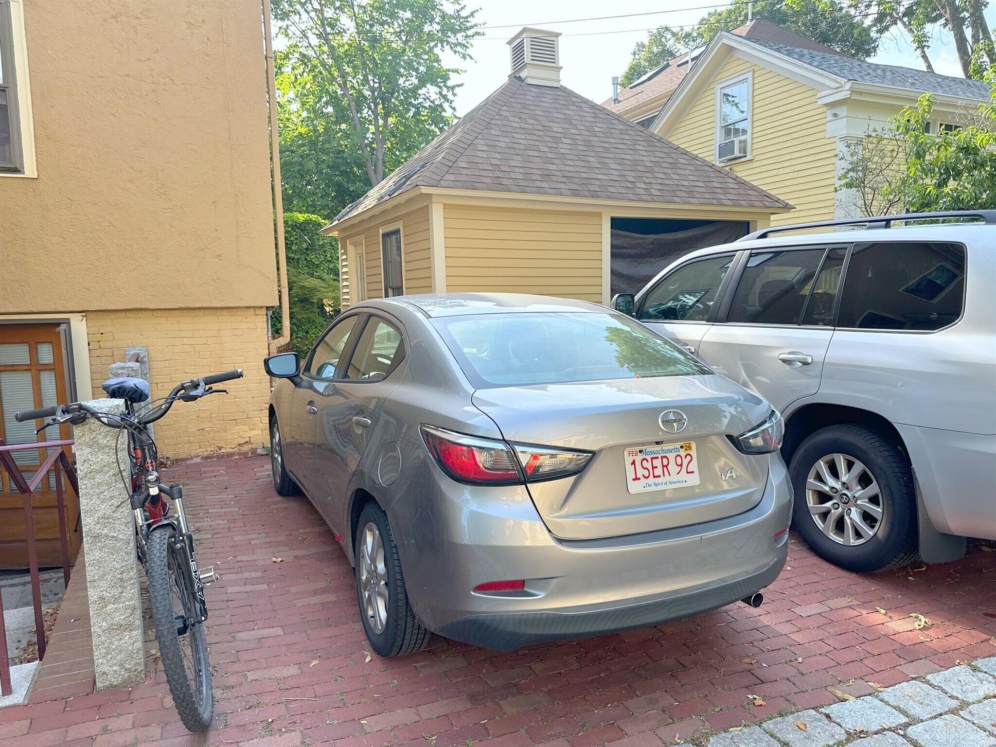 Building Photo - 261 Mount Auburn St