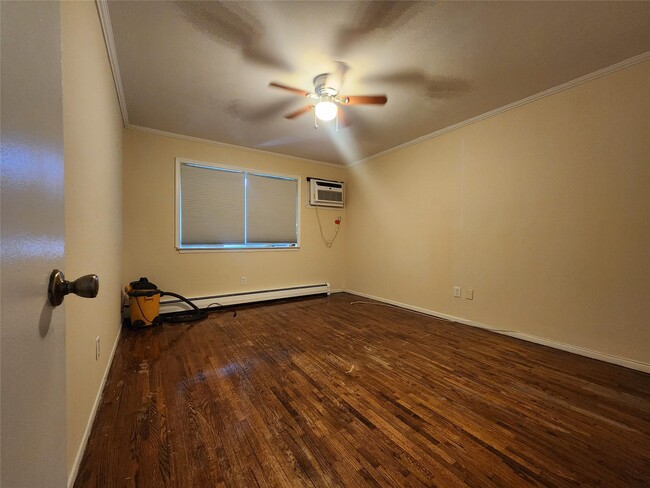 Building Photo - 5 Darian Ct