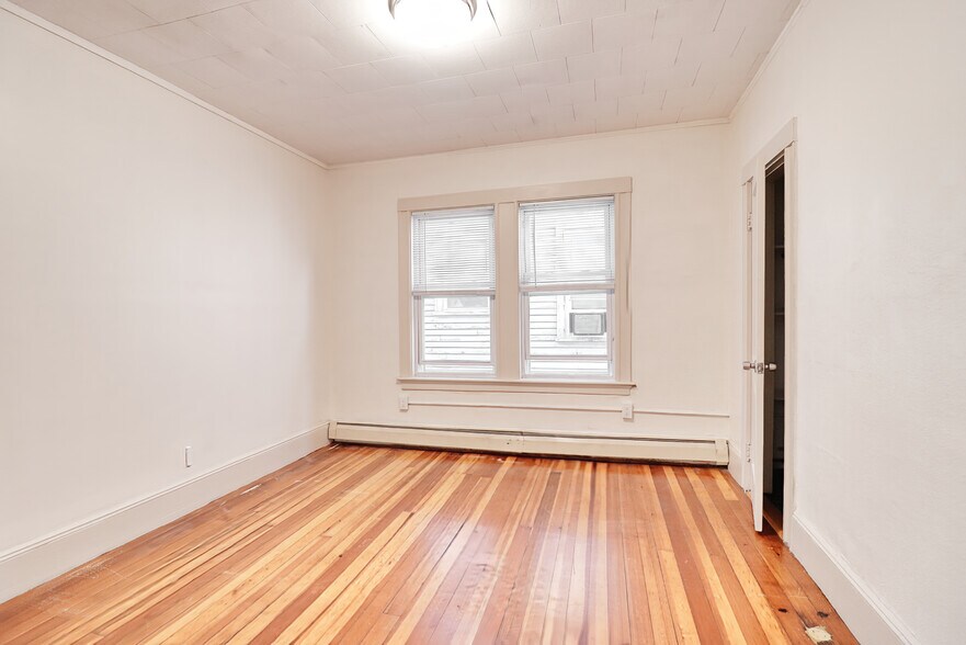 Building Photo - 267 Ames St