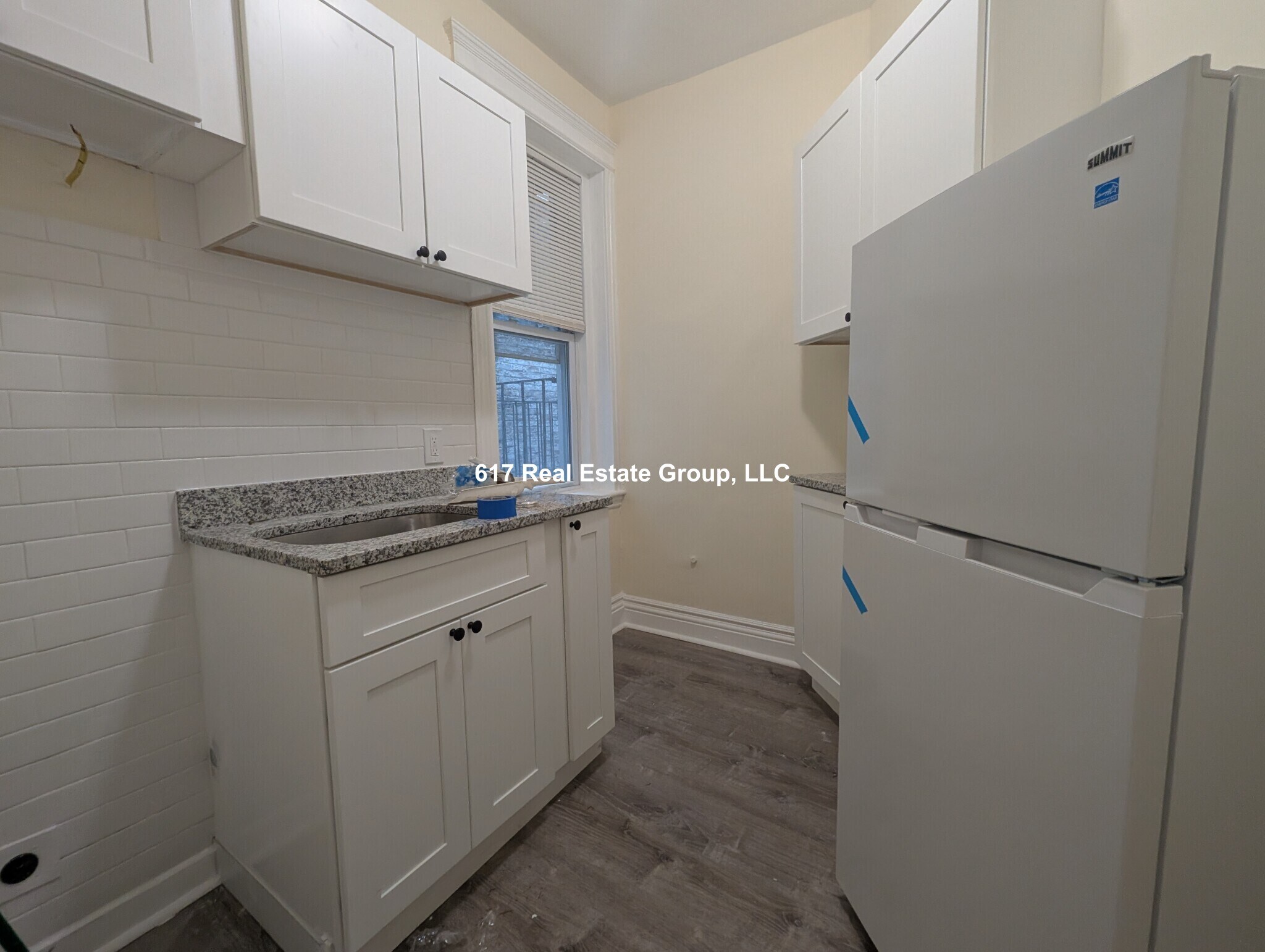 Building Photo - 29 Delano Park