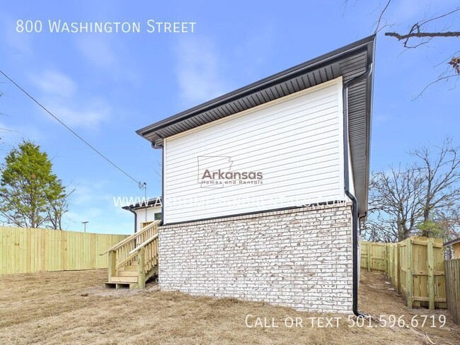 Building Photo - 800 Washington St