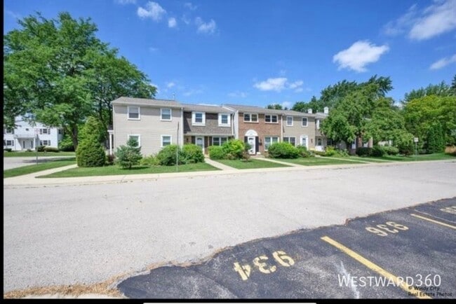 Building Photo - 936 Cardiff Ct