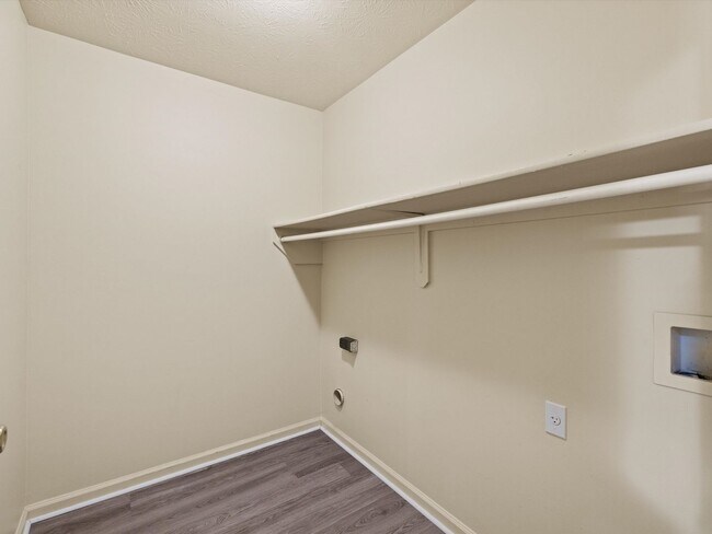 Building Photo - 3 Bedroom Limited Supply******Minutes from Wabash College******Convenient Access to 32