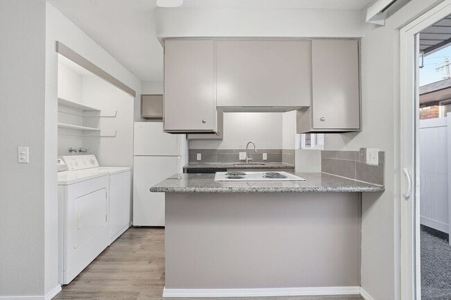 Building Photo - 1334 W Garland Ave