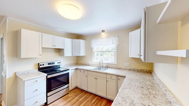 Building Photo - 6821 View Way Dr