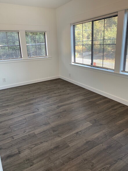 Building Photo - 5175 Freedom Blvd