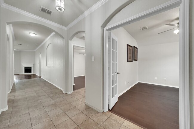 Building Photo - 1209 Evers Dr