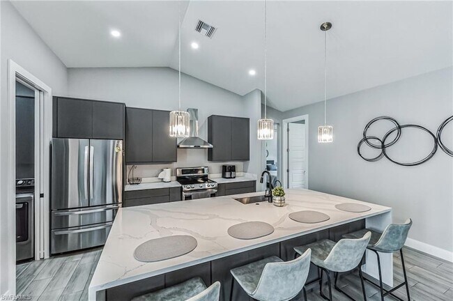 Building Photo - 4618 Catalina Ln