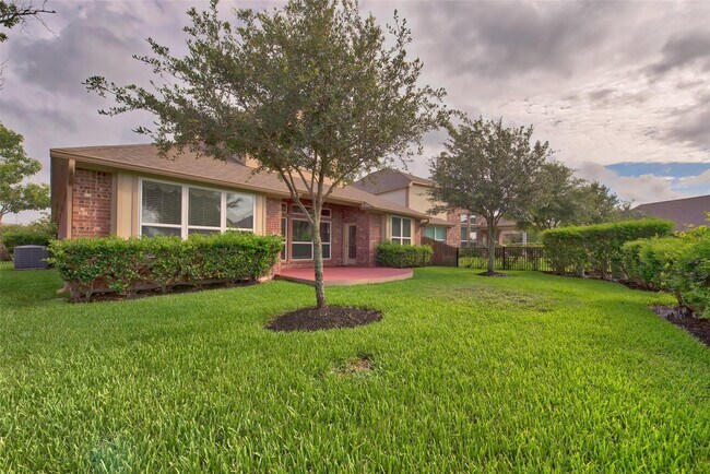 Building Photo - 6906 Patterson Dr