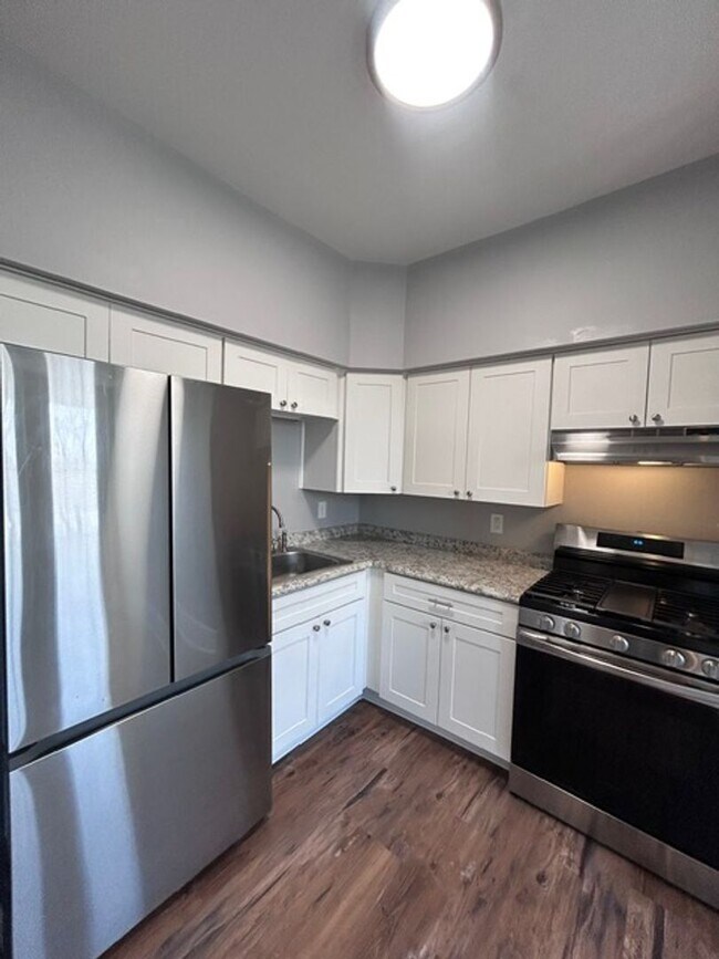 Building Photo - wat195