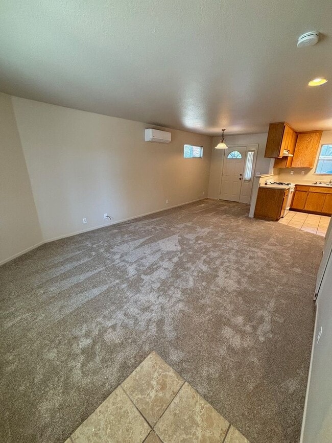 Building Photo - Northeast Santa Rosa 2 Bedroom 1.5 Bathroom Single Family Home with A/C