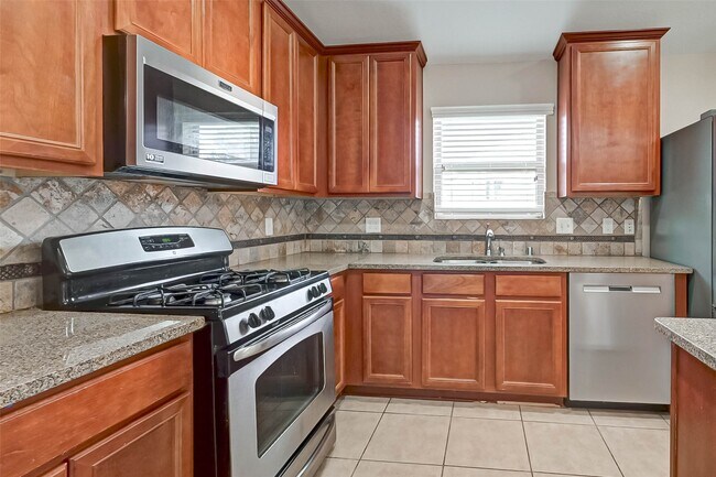 Building Photo - 6402 Black Bamboo Ln