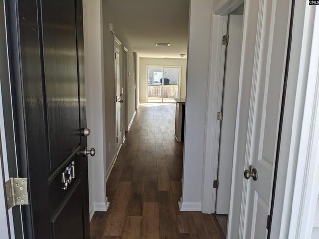 Building Photo - 531 Moresby Wy