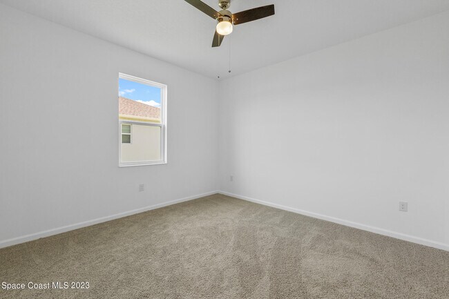Building Photo - 285 Loymer Cir